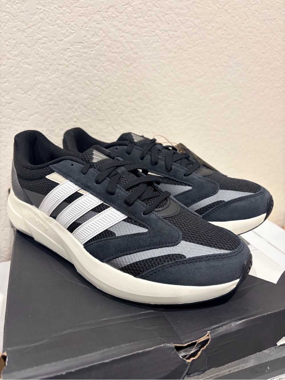 11.5 Men - Adidas Lightshift 2.0 Black NWT